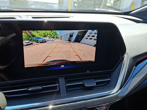 Certified 2024 Chevrolet Trax RS w/ Sunroof Package FWD image 15