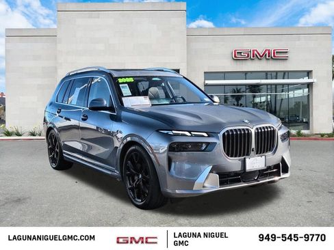 Used 2025 BMW X7 xDrive40i w/ Premium Package AWD/4WD image 3