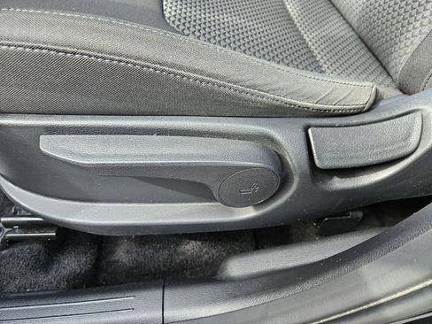 Used 2024 Kia Sportage LX image 9