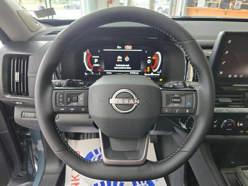 New 2026 Nissan Pathfinder Platinum AWD/4WD image 11