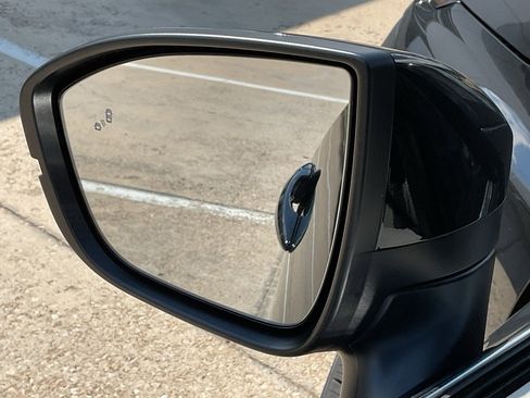 New 2025 Nissan Pathfinder SV w/ Black Appearance Package image 10