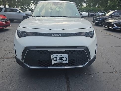 Used 2024 Kia Soul LX w/ Option Group 015 FWD image 2