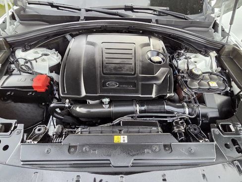 Used 2018 Land Rover Range Rover Velar S image 13