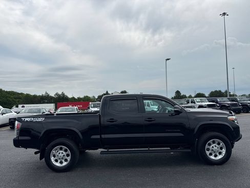 Used 2021 Toyota Tacoma TRD Sport AWD/4WD image 2