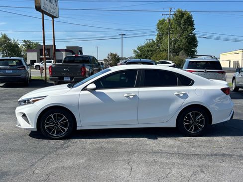 Used 2024 Kia Forte LXS FWD image 3