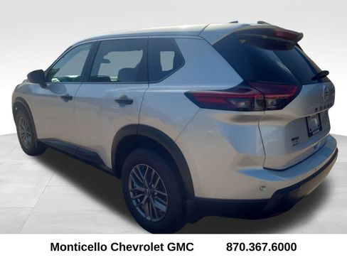 Used 2025 Nissan Rogue S FWD image 5