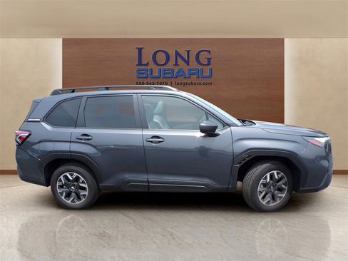 Certified 2025 Subaru Forester Premium image 6