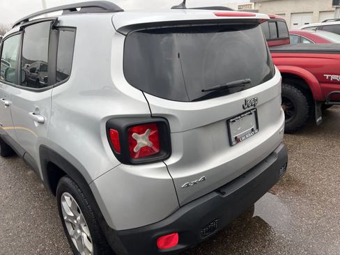 Used 2015 Jeep Renegade Latitude image 10