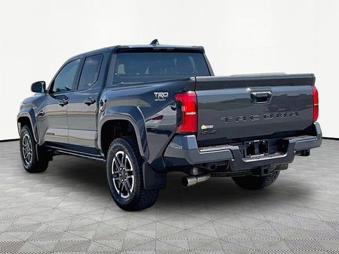 Used 2025 Toyota Tacoma TRD Sport AWD/4WD image 4