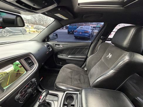 Used 2020 Dodge Charger Scat Pack image 25