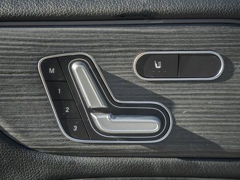 Certified 2023 Mercedes-Benz GLB 250 4MATIC image 39