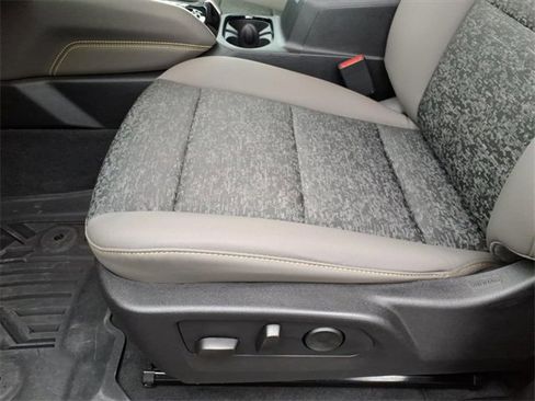 Used 2024 Chevrolet Colorado ZR2 w/ Technology Package image 14