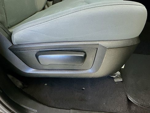 Used 2017 RAM 1500 Express w/ Express Value Package AWD/4WD image 22