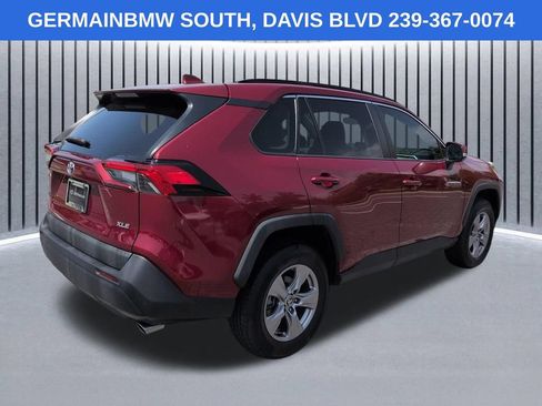 Used 2022 Toyota RAV4 XLE FWD image 5