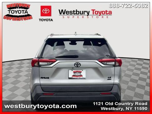 Used 2021 Toyota RAV4 LE AWD/4WD image 7