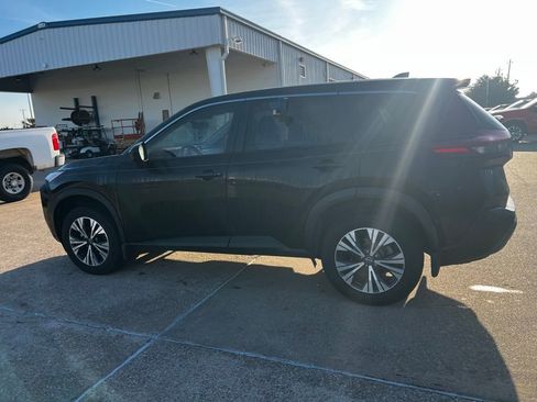 Used 2023 Nissan Rogue SV image 7