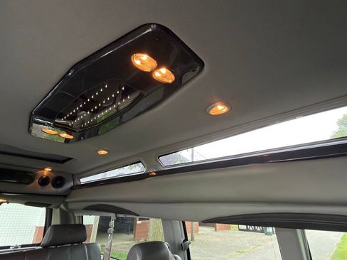 Used 2018 GMC Savana 3500 Extended RWD image 52