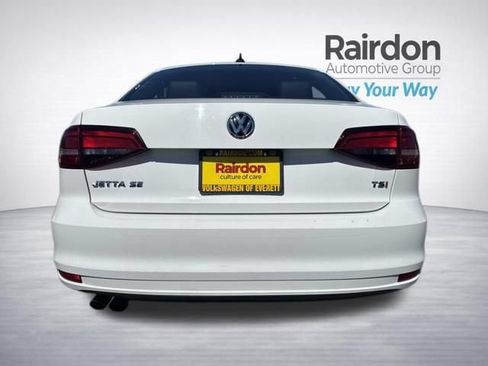 Used 2017 Volkswagen Jetta SE FWD image 6