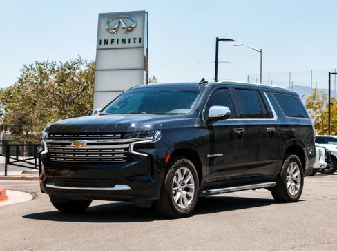 Used 2023 Chevrolet Suburban Premier RWD image 1