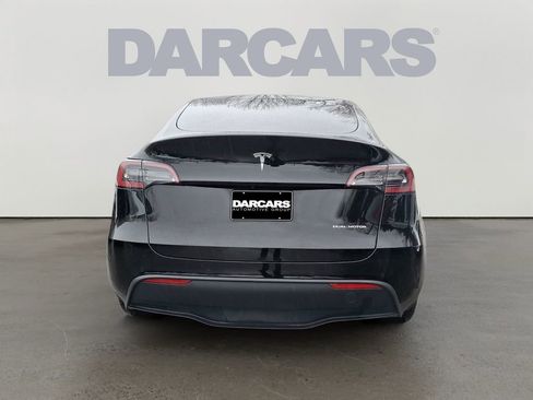 Used 2021 Tesla Model Y Long Range image 6