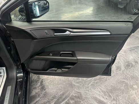 Used 2017 Ford Fusion Titanium FWD image 12