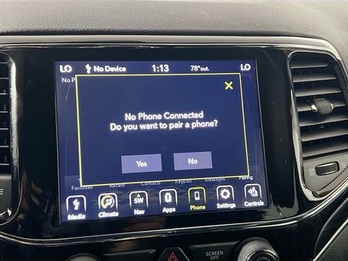 Used 2021 Jeep Grand Cherokee Limited w/ Luxury Group II image 28