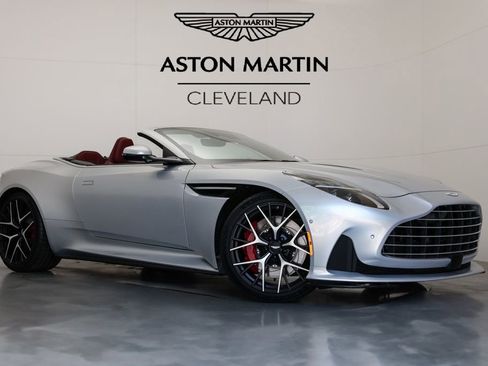 Used 2025 Aston Martin DB12 Convertible image 1