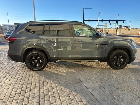 Certified 2025 Volkswagen Atlas Peak Edition SE image 8