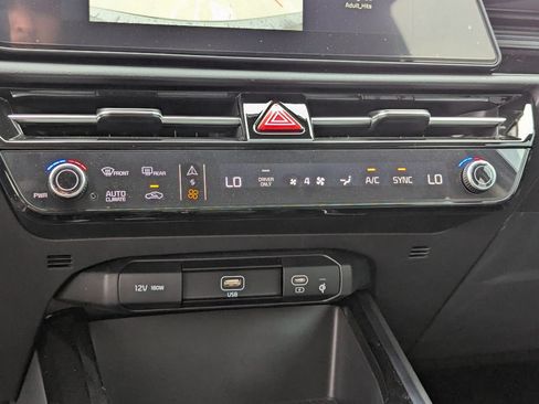New 2026 Kia Niro EX FWD image 23