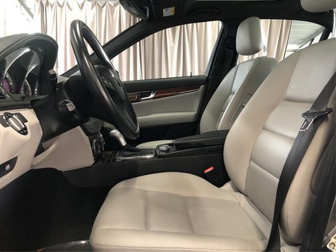 Used 2010 Mercedes-Benz C 300 C 300 image 9