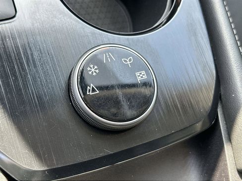 Used 2022 Nissan Rogue SL image 26