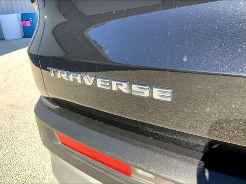 Used 2025 Chevrolet Traverse LT FWD image 33