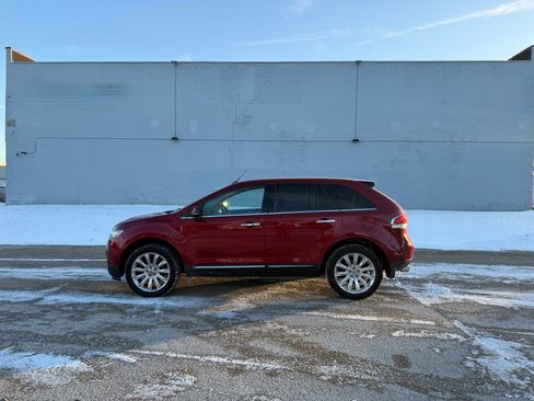 Used 2014 Lincoln MKX AWD w/ Equipment Group 102A image 4