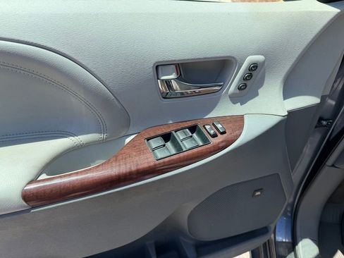 Used 2014 Toyota Sienna Limited w/ Limited Premium Package image 22