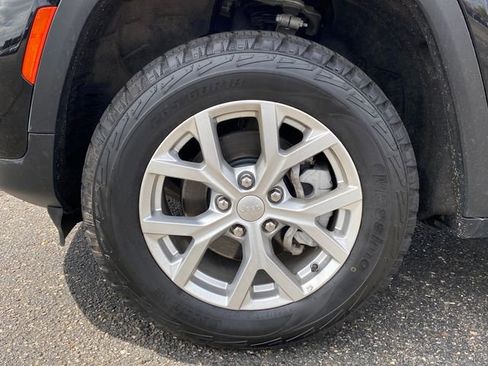 Used 2023 Jeep Grand Cherokee Limited image 22