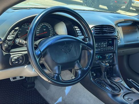 Used 2002 Chevrolet Corvette Coupe w/ Preferred Equipment Group2 RWD image 13