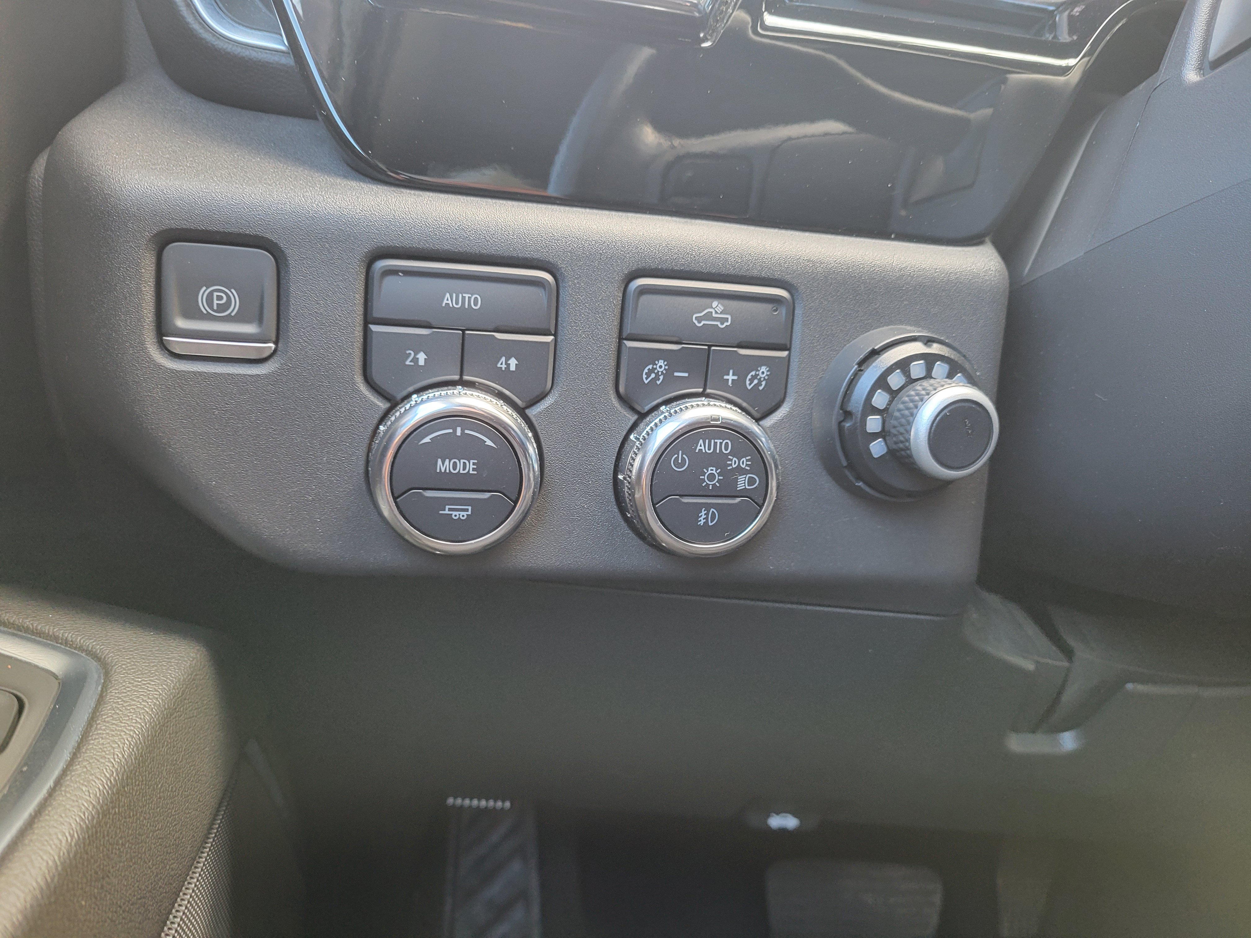 Certified 2024 GMC Sierra 1500 Elevation w/ LPO, Elevation Black Package AWD/4WD image 19