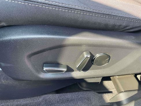 Used 2016 Ford Explorer XLT FWD image 11