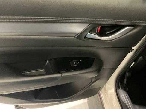 Used 2019 MAZDA CX-5 Touring FWD image 10