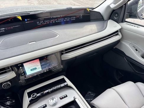 New 2026 Lincoln Navigator L Reserve AWD/4WD image 15