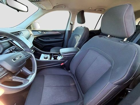 Used 2023 Jeep Grand Cherokee L Laredo w/ Luxury Tech Group I AWD/4WD image 11