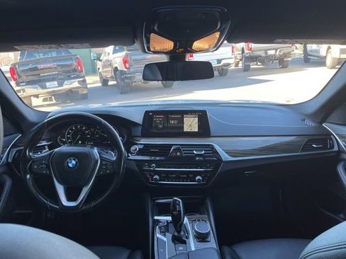 Used 2018 BMW 530i w/ Premium Package RWD image 32
