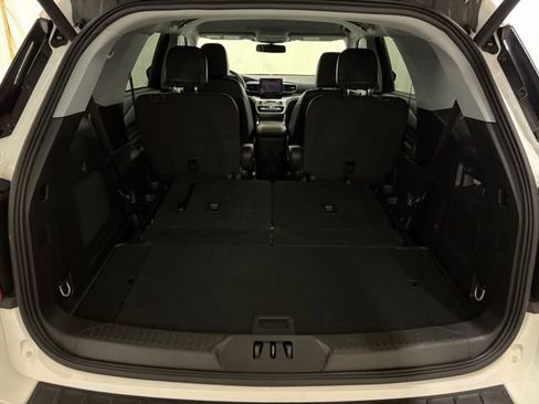 Used 2023 Ford Explorer XLT w/ Equipment Group 202A image 14