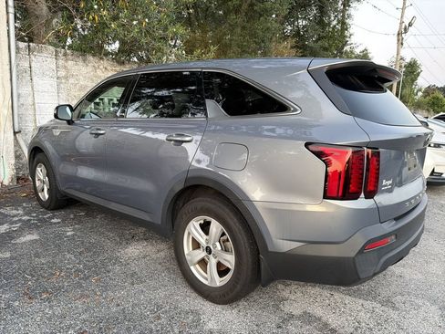 Used 2021 Kia Sorento LX FWD image 7