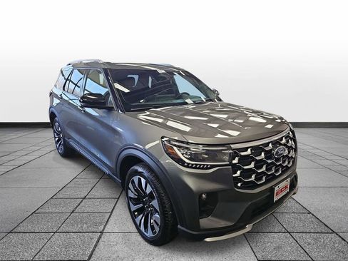 Used 2025 Ford Explorer Platinum w/ LUX Leather Package image 3