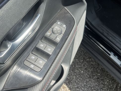 Certified 2025 Nissan Kicks SR FWD image 13