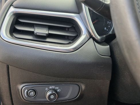 Used 2020 Chevrolet Equinox LT image 8