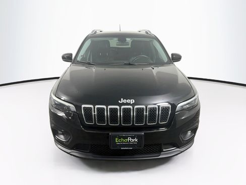 Used 2019 Jeep Cherokee Latitude Plus FWD image 2