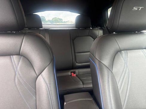 Used 2025 Buick Envista Sport Touring w/ Convenience II Package FWD image 24