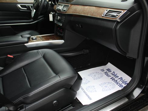 Used 2016 Mercedes-Benz E 350 4MATIC Sedan image 17